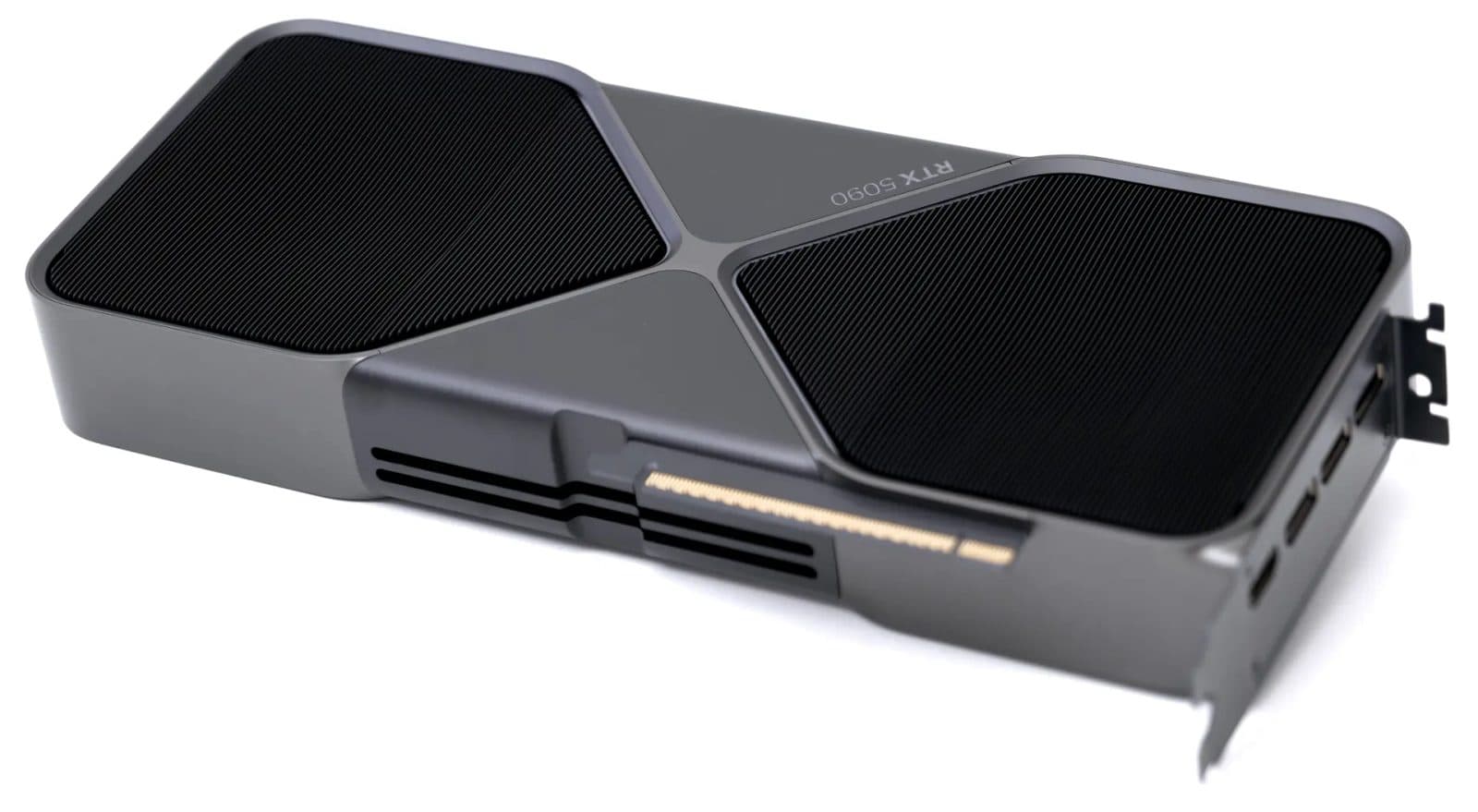 RTX 5090 por encima de los 4.800 $: más cara que un PC completo con ella dentro