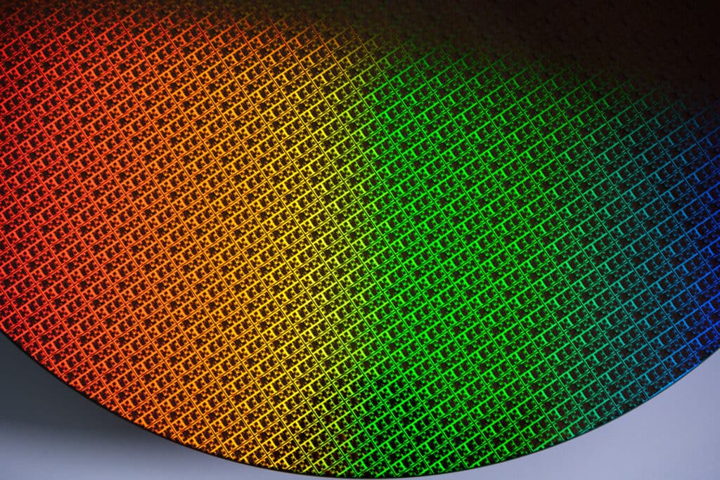 Intel 18A-P entra en producción: el roadmap de Intel Foundry avanza